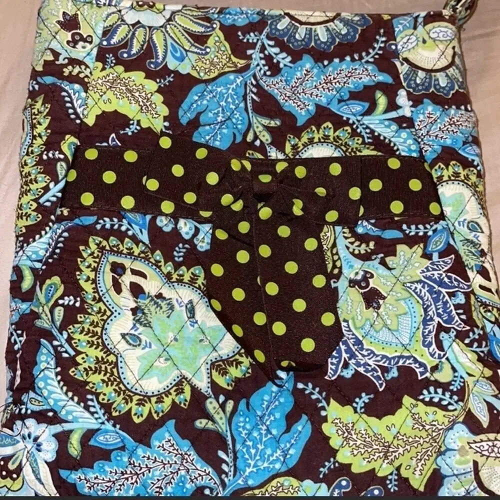 Belvah Quilted Floral crossbody messenger bag - Picture 3 of 5